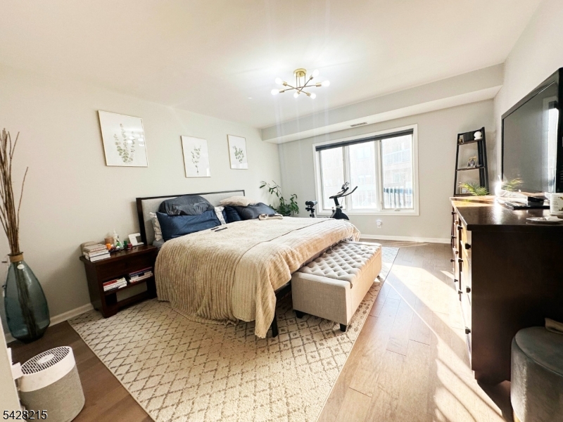 406 Jefferson Court, Unit PH6 Edgewater, NJ 07020 - Photo 14 of 23