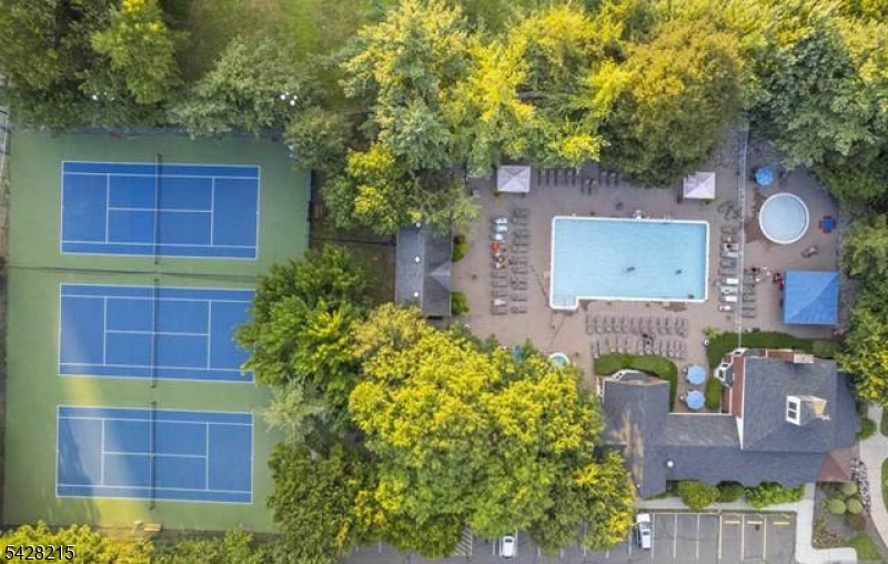 406 Jefferson Court, Unit PH6 Edgewater, NJ 07020 - Photo 21 of 23