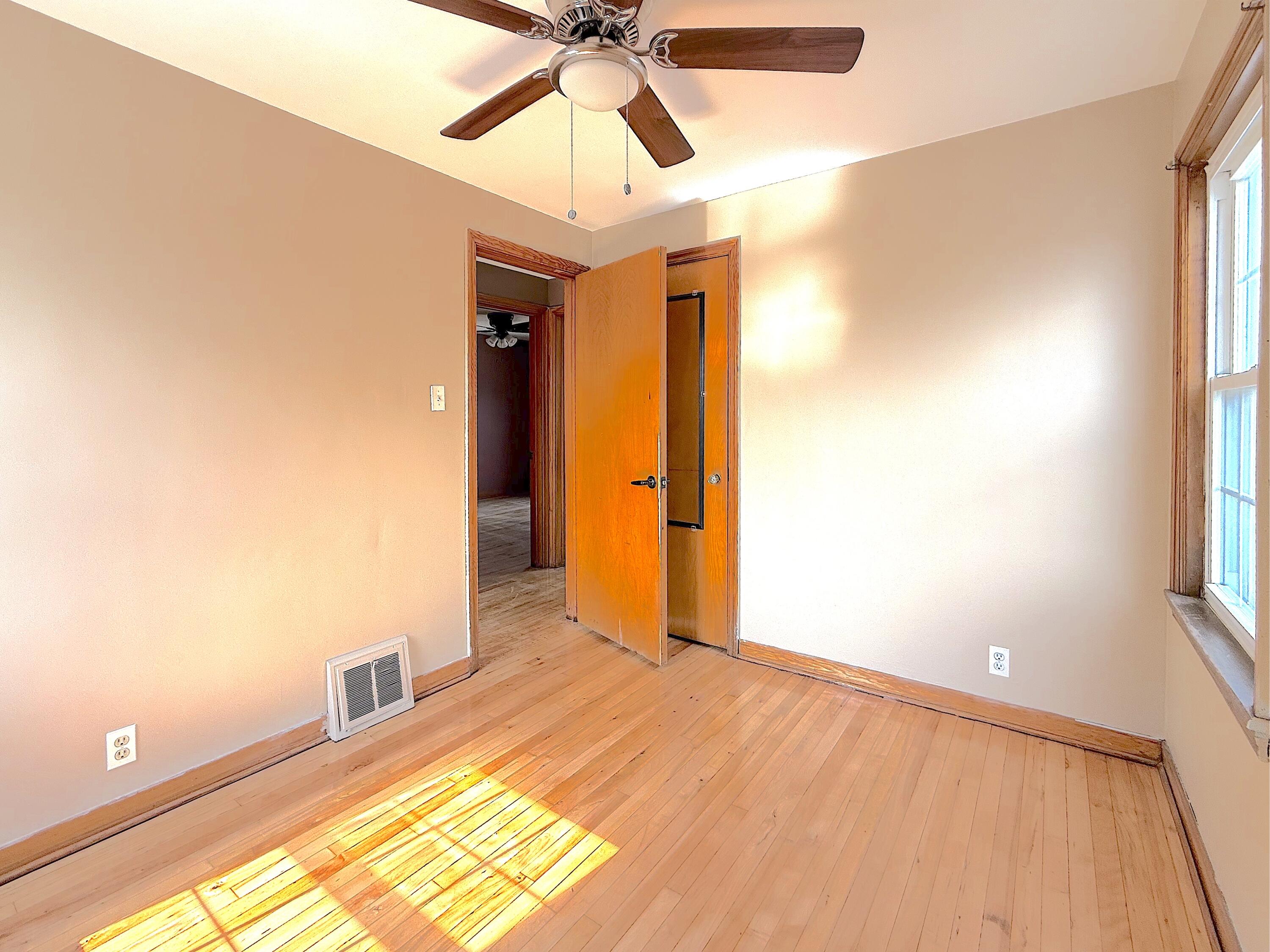 4039 Torrence Avenue Hammond, IN 46327 - Photo 28 of 34 a view of an empty room and window