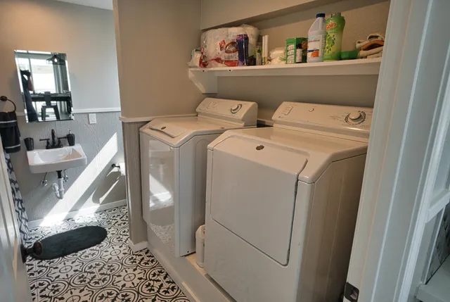 $748,862 | 549 Private Road 675, Sargent, TX 77414