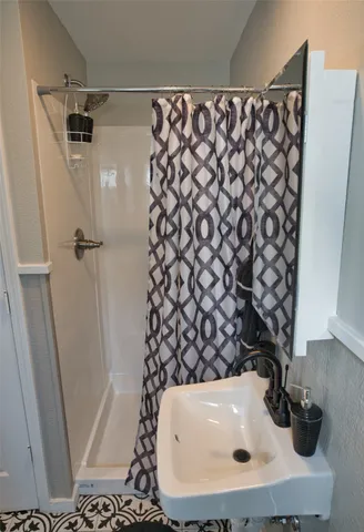 $748,862 | 549 Private Road 675, Sargent, TX 77414