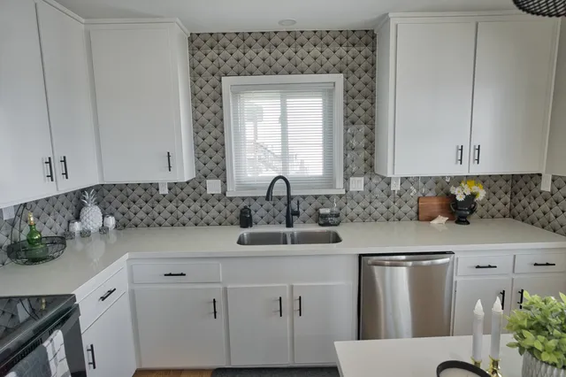 $748,862 | 549 Private Road 675, Sargent, TX 77414