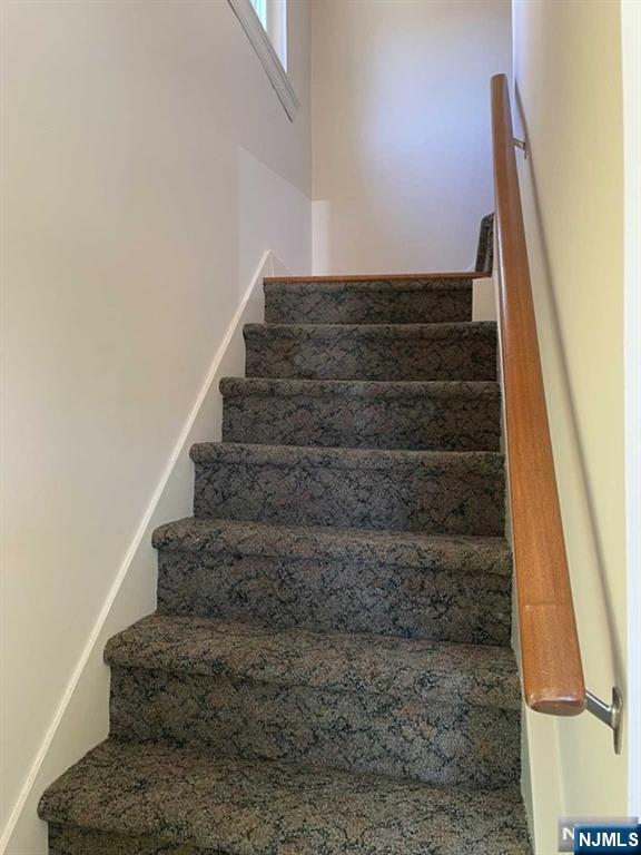 273 Edwards Street, Unit 2 Ridgewood, NJ 07450 - Photo 3 of 30