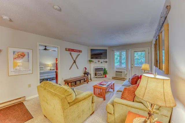 $339,900 | 227 Main Street, Unit 231, Lincoln, NH 03251