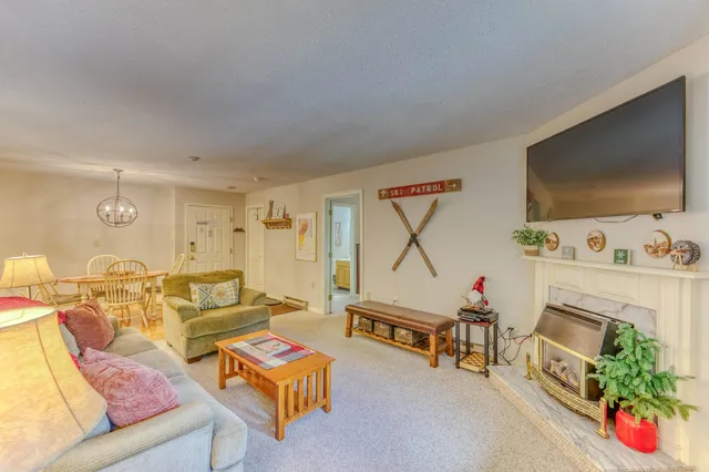 $339,900 | 227 Main Street, Unit 231, Lincoln, NH 03251