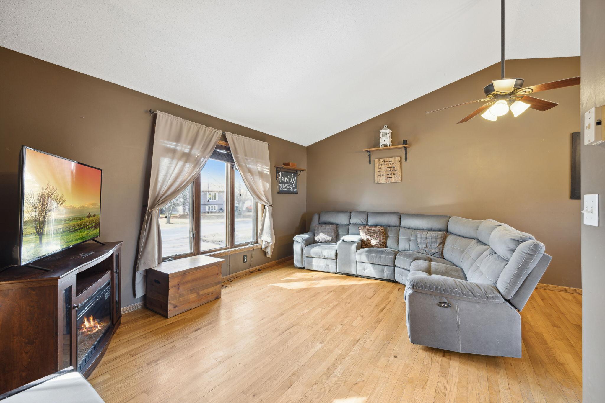 412 Aaron Street Star Prairie, WI 54026 - Photo 4 of 27 Gallery Image 4