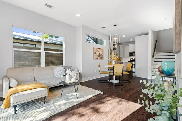 $420,000 | 304 Blackson Avenue, Unit A, Austin, TX 78752