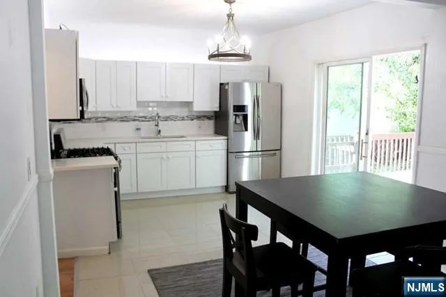 $3,999 | 287 Orchard Street, Elmwood Park, NJ 07407