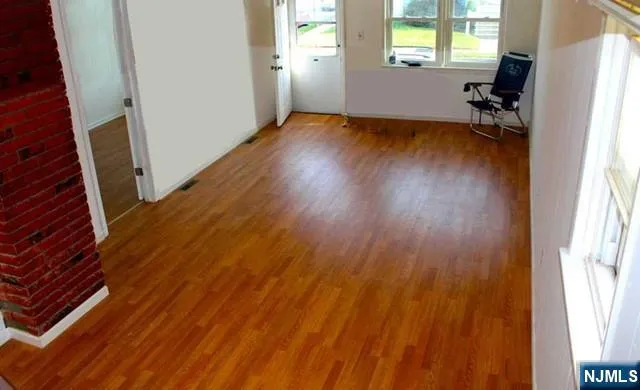 $3,999 | 287 Orchard Street, Elmwood Park, NJ 07407