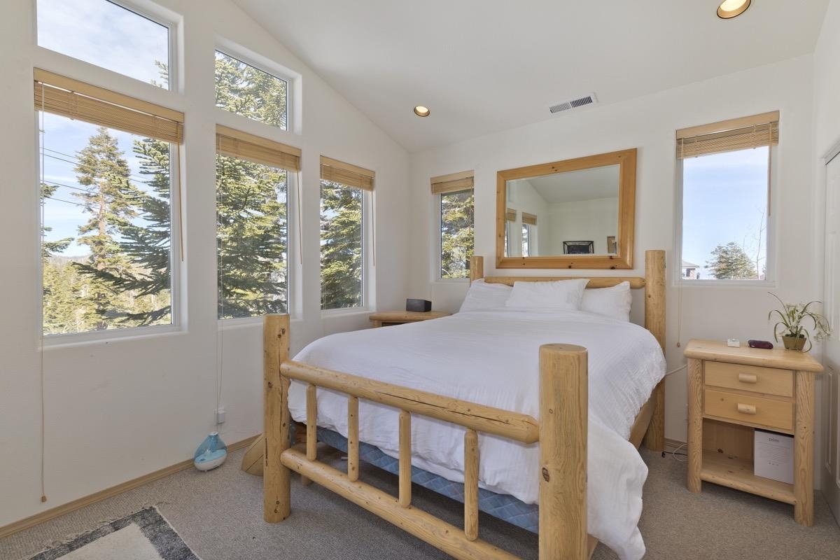 117 Juniper Road Mammoth Lakes, CA 93546 - Photo 25 of 46