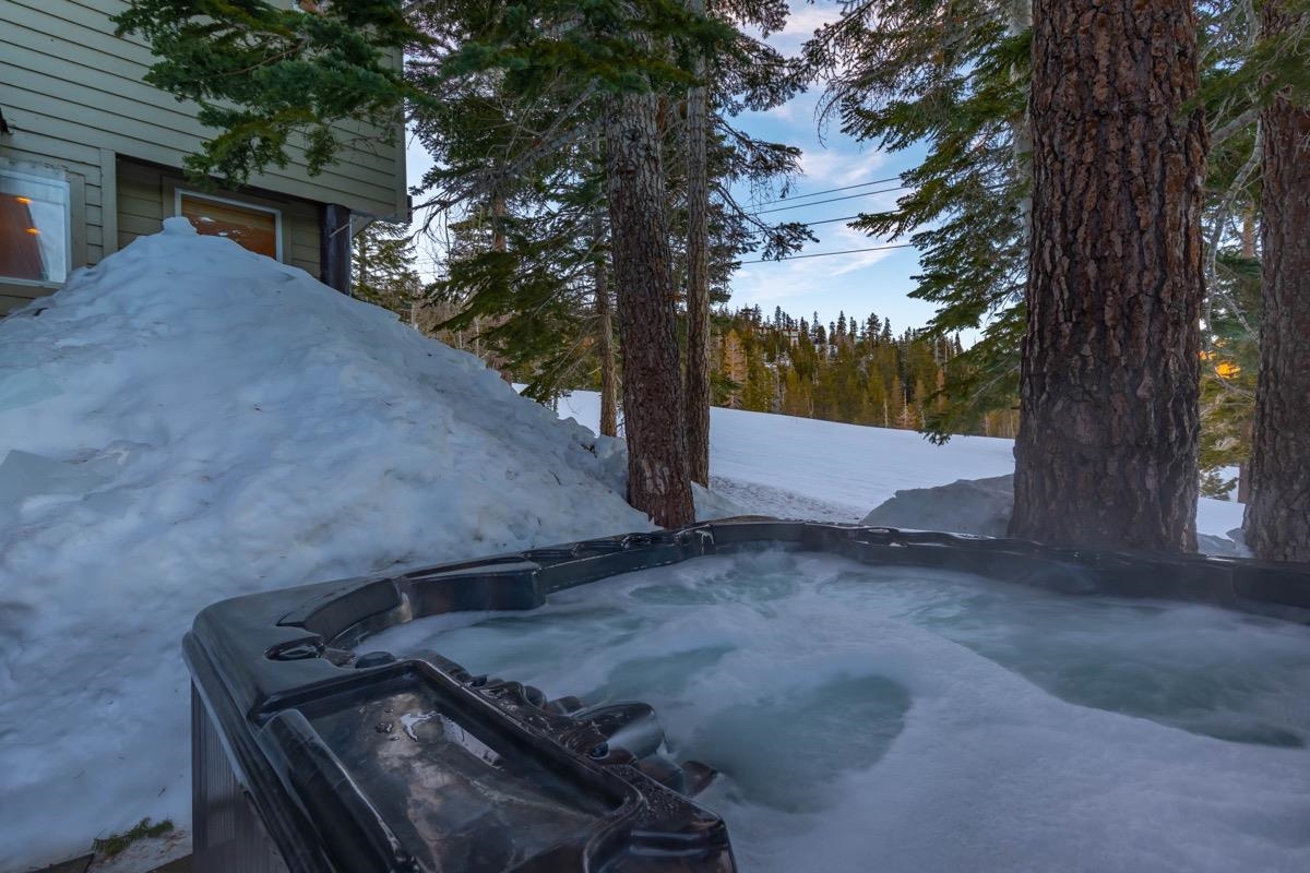 117 Juniper Road Mammoth Lakes, CA 93546 - Photo 33 of 46