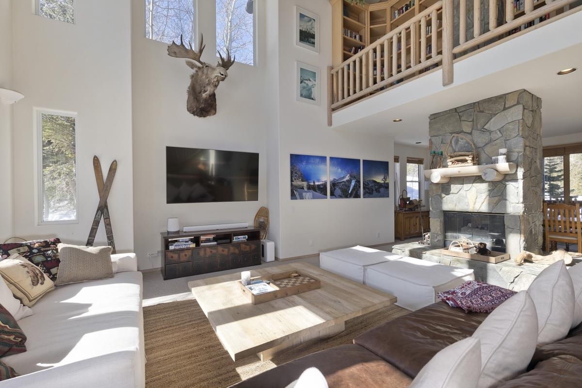 117 Juniper Road Mammoth Lakes, CA 93546 - Photo 4 of 46