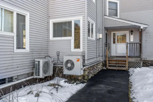 $329,000 | 10 School Street, Unit 14, Lincoln, NH 03251
