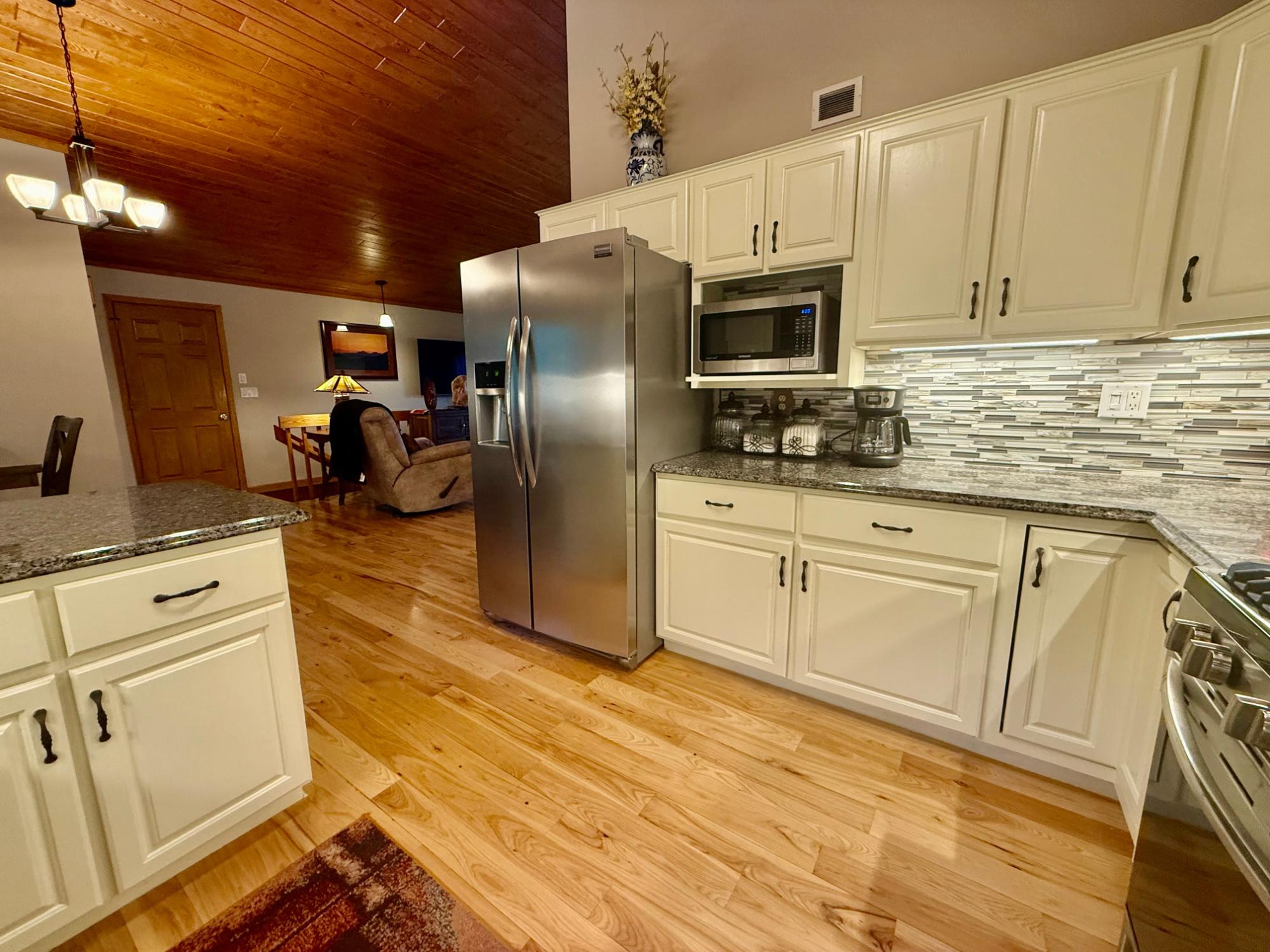 7011 Lakeview Circle Rhinelander, WI 54501 - Photo 11 of 32 Gallery Image 11