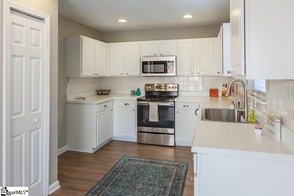 300 Rivereen Way Simpsonville, SC 29680 - Photo 8 of 24 Gallery Image 8