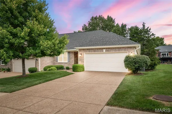 $375,000 | 3416 Sun Bear Court, Unit 830C, Wentzville, MO 63385