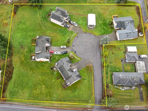 $675,000 | 9615 52nd Avenue East, Unit 5 & 6, Tacoma, WA 98446