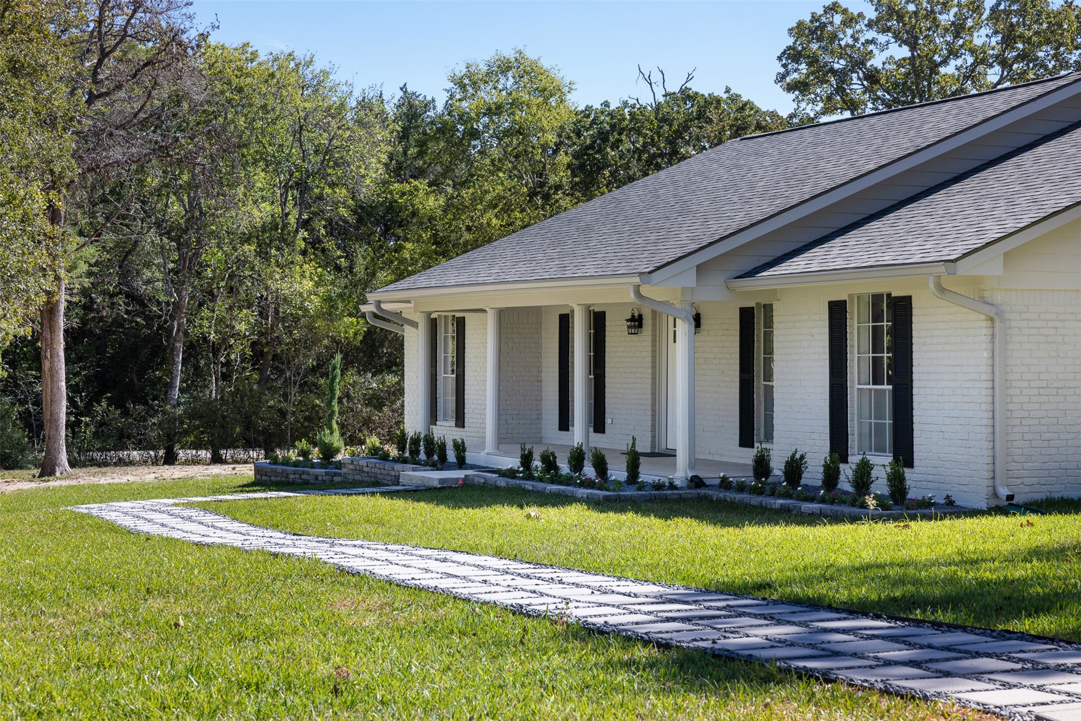 576 Hickory Bend Road Brenham, TX 77833 - Photo 2 of 32