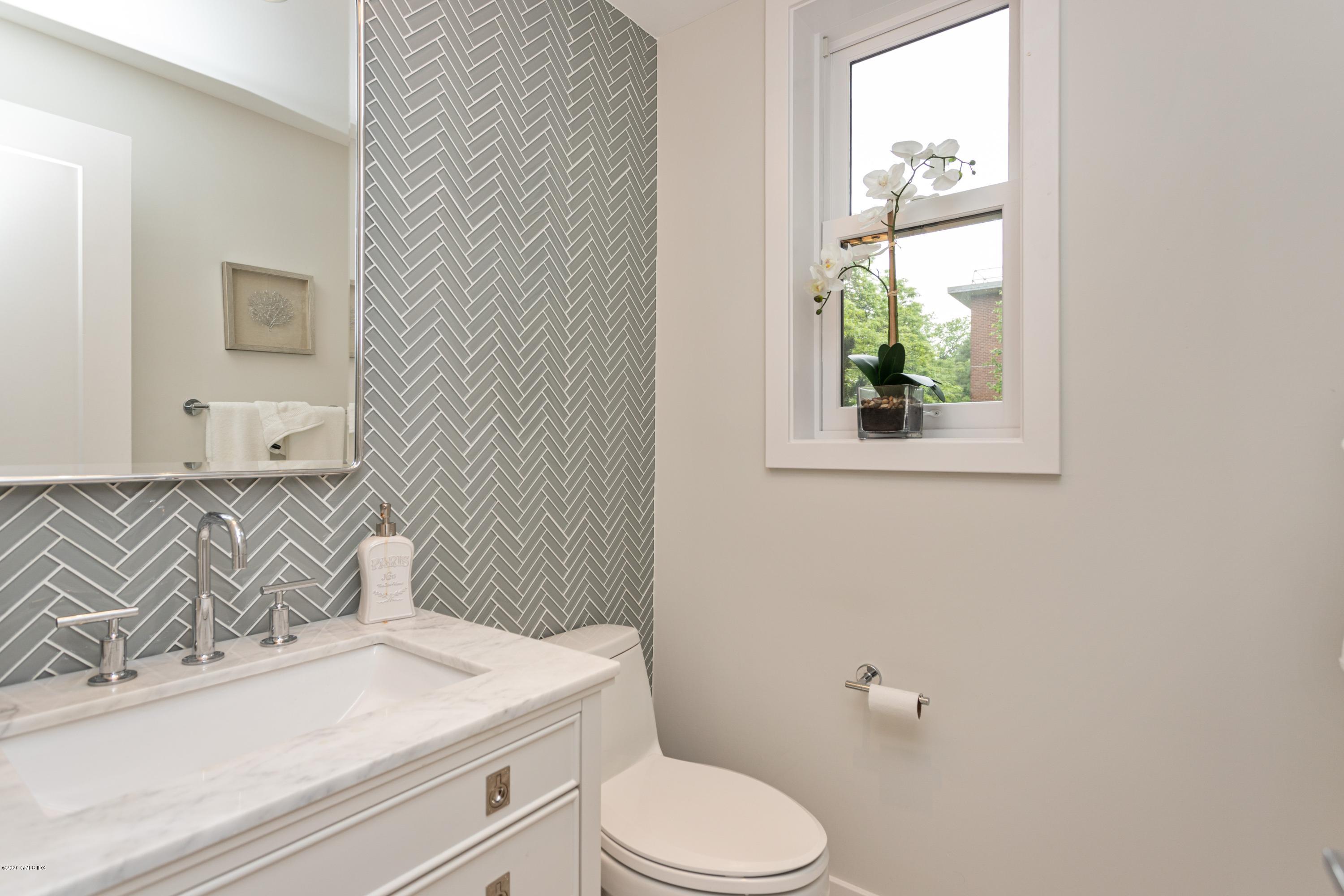 630 Steamboat Road, Unit 2E Greenwich, CT 06830 - Photo 30 of 46 Powder Room