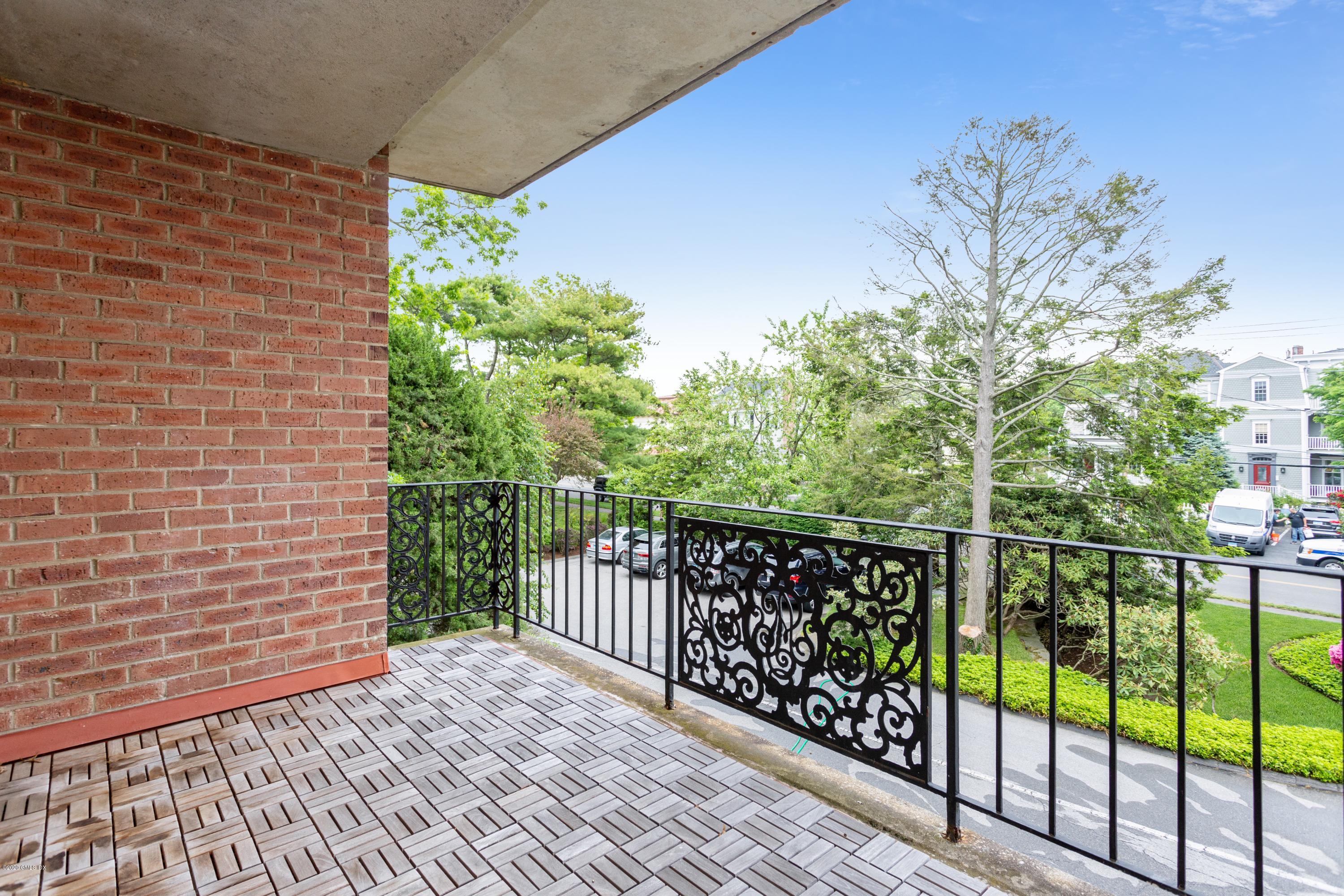 630 Steamboat Road, Unit 2E Greenwich, CT 06830 - Photo 34 of 46 13_630steamboatroad_2e_2113_hires