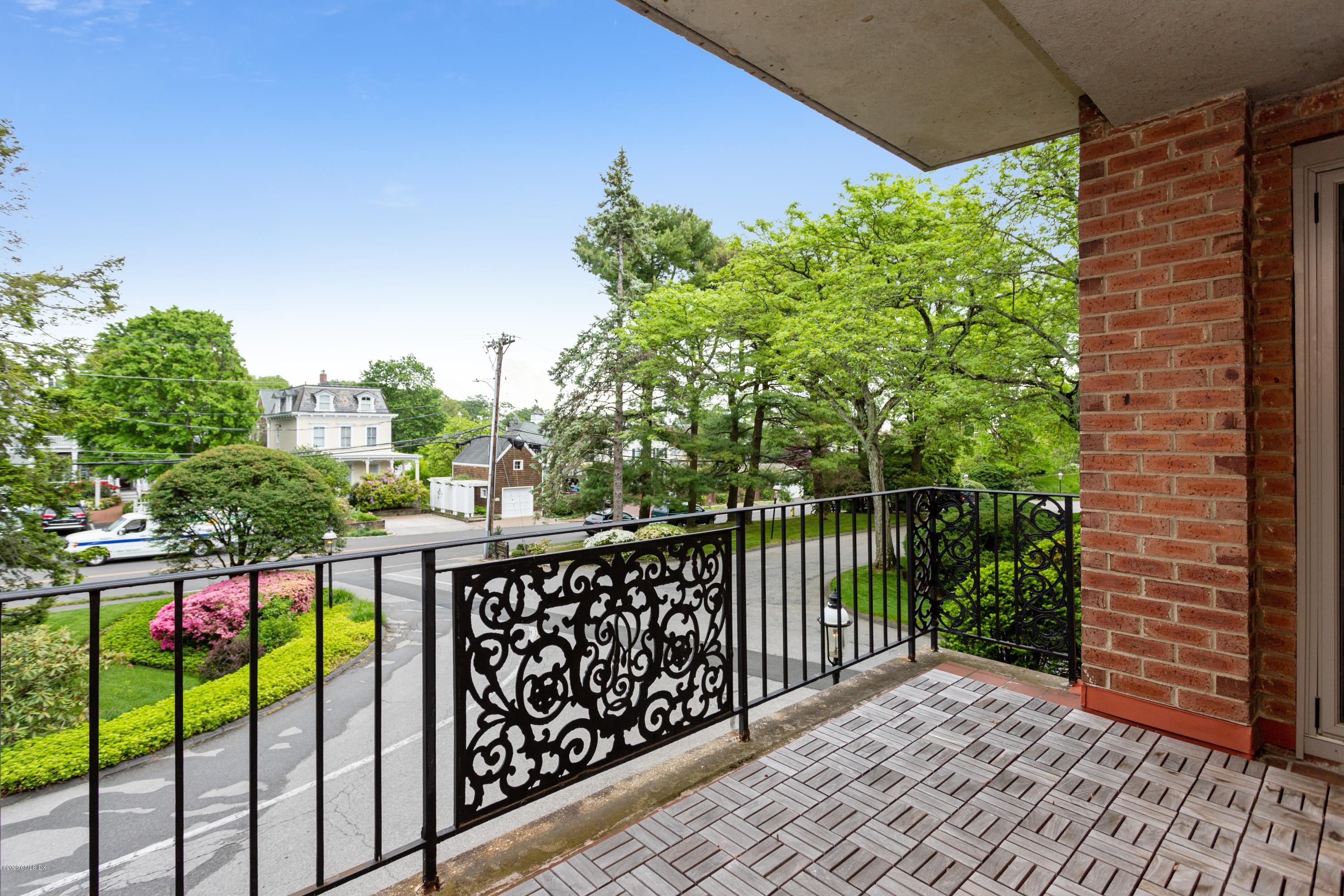 630 Steamboat Road, Unit 2E Greenwich, CT 06830 - Photo 8 of 46 Outdoor Patio