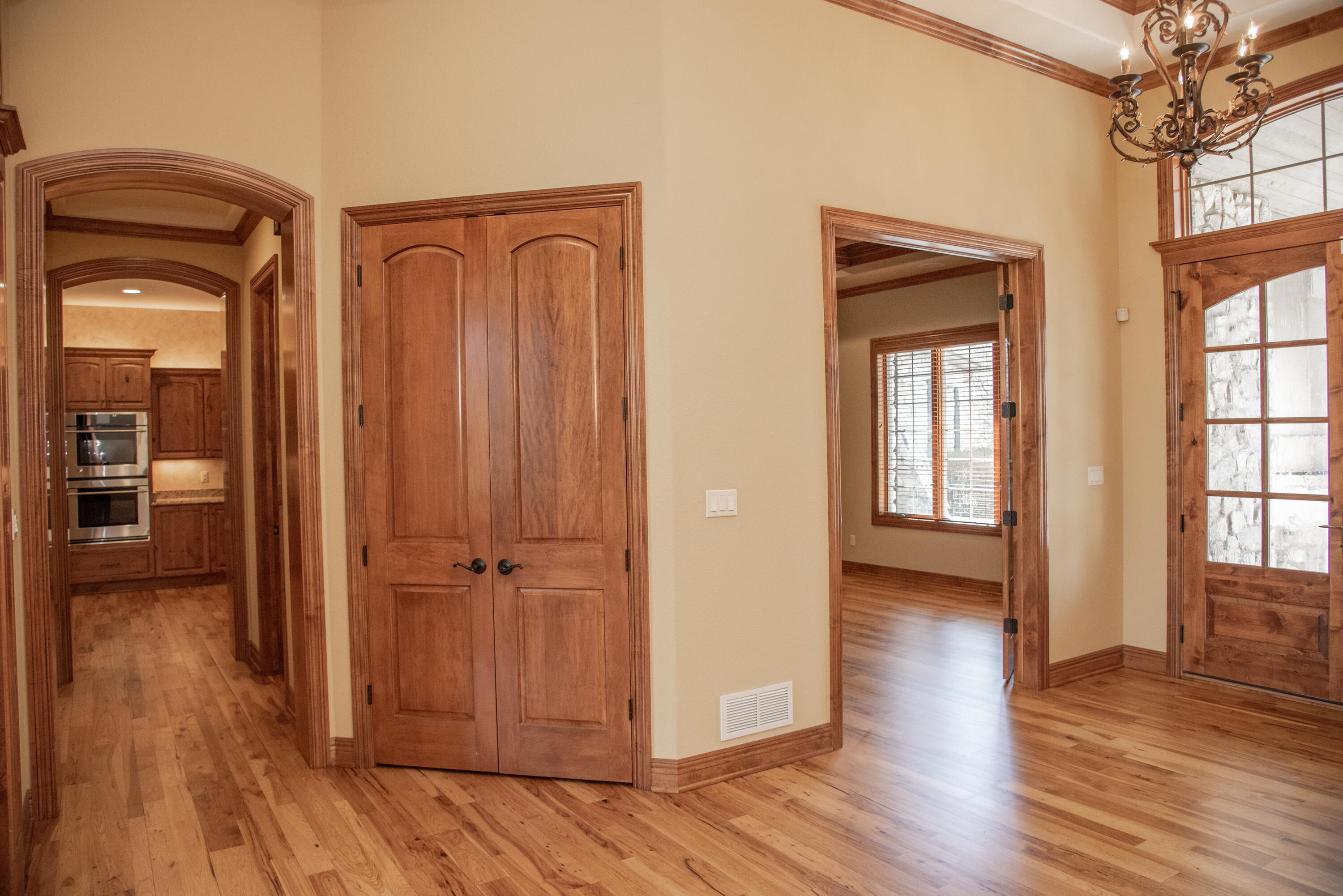 1512 West County Line Road Mequon, WI 53092 - Photo 5 of 74 Foyer_5