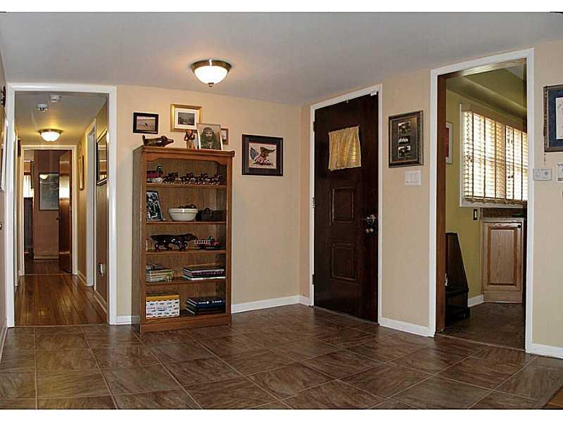 1953 Westgate Road Springfield, OH 45504 - Photo 2 of 25 Gallery Image 2