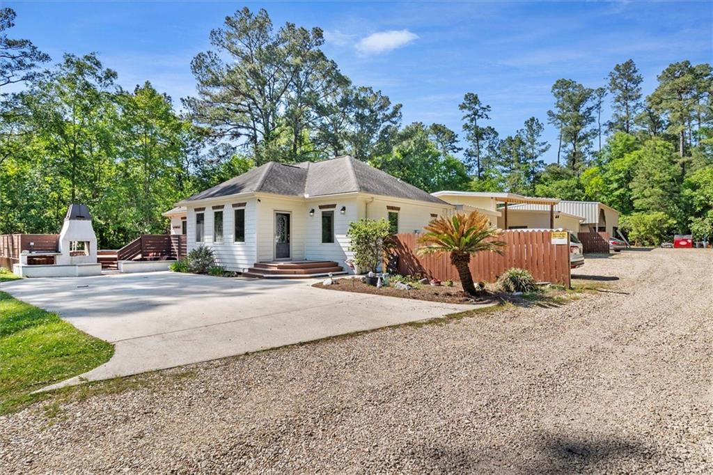 70042 Nancy Road Mandeville, LA 70471 - Photo 2 of 52