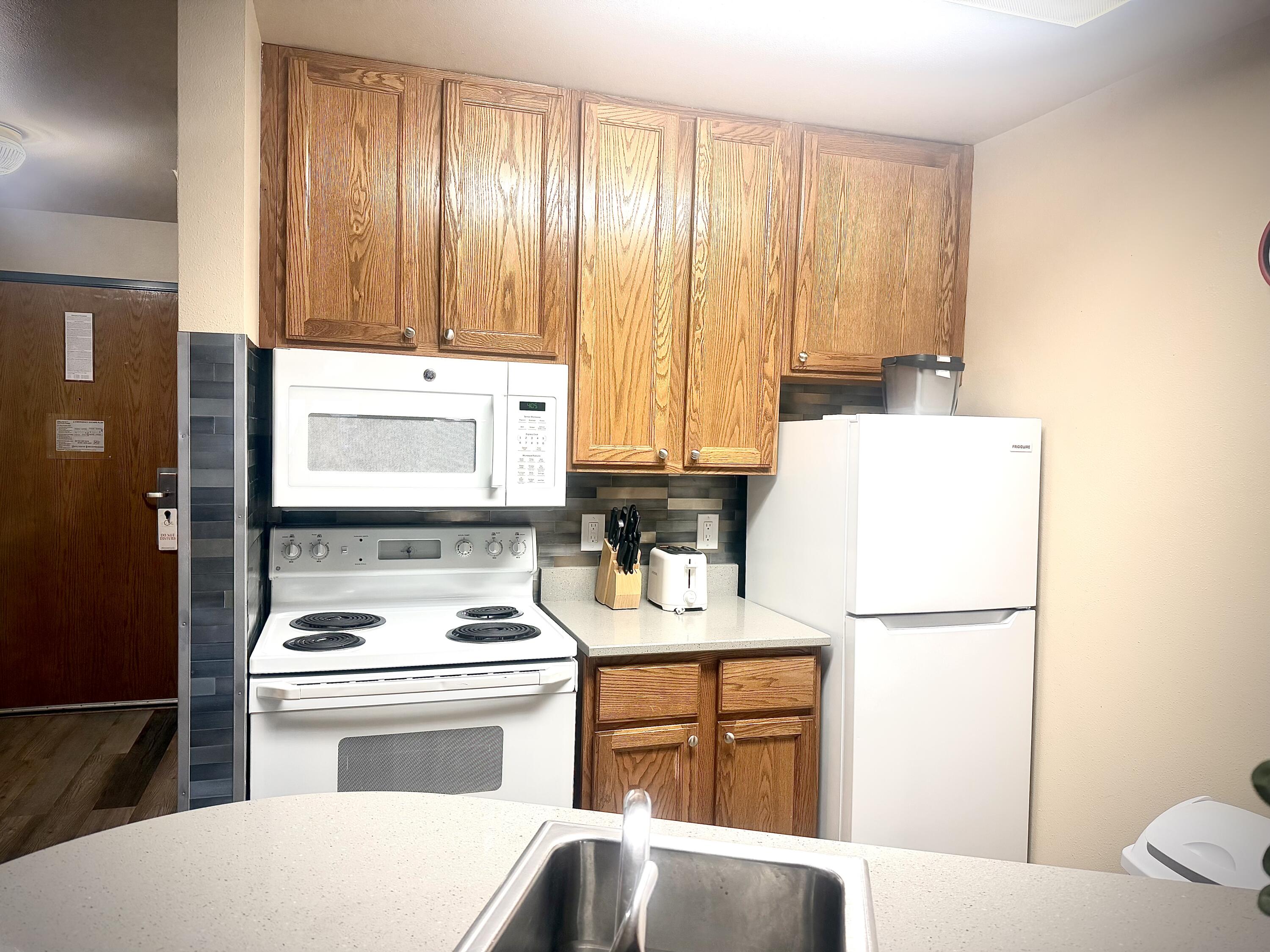111 Center Street, Unit 459 Lake Geneva, WI 53147 - Photo 5 of 19 IMG_0570