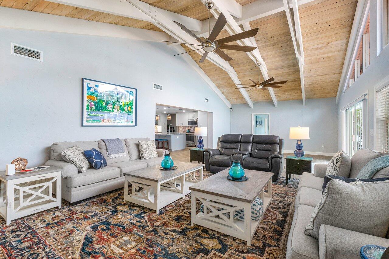 130 Riviera Drive Riviera Beach, FL 33404 - Photo 18 of 68 Family Room