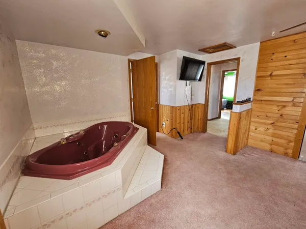 $579,900 | W142 Highway 54, Oneida, WI 54155