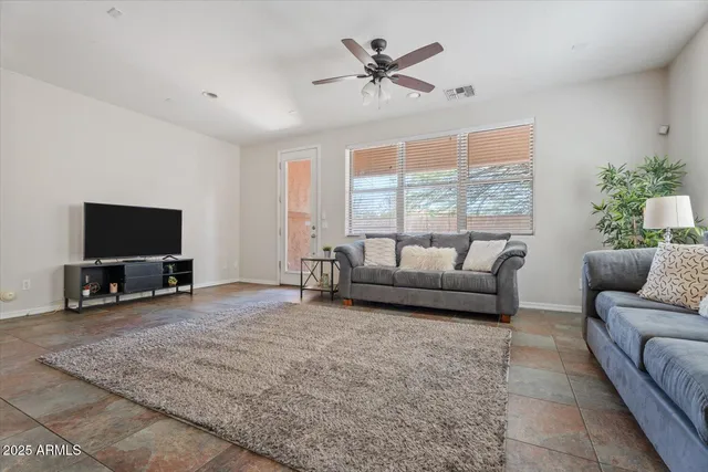 $3,300 | 1423 South Newberry Lane, Tempe, AZ 85281