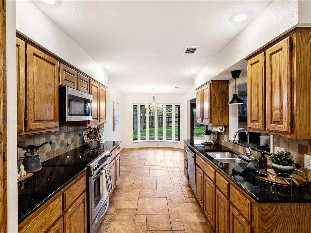 6619 Saddle Ridge Road Arlington, TX 76016 - Photo 8 of 28