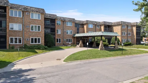 $149,900 | 3200 Virginia Avenue South, Unit 209, St. Louis Park, MN 55426