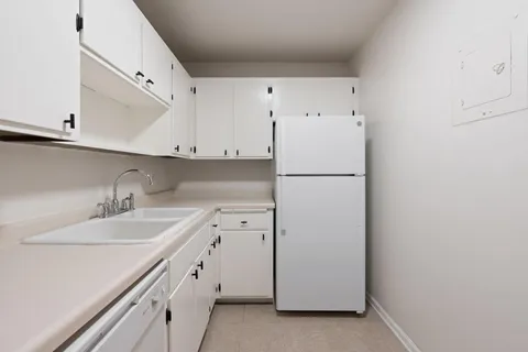 $149,900 | 3200 Virginia Avenue South, Unit 209, St. Louis Park, MN 55426