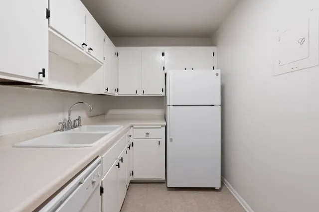 $149,900 | 3200 Virginia Avenue South, Unit 209, St. Louis Park, MN 55426