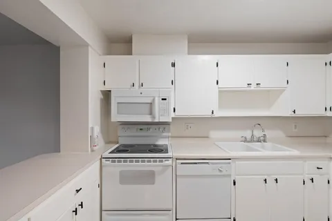 $149,900 | 3200 Virginia Avenue South, Unit 209, St. Louis Park, MN 55426