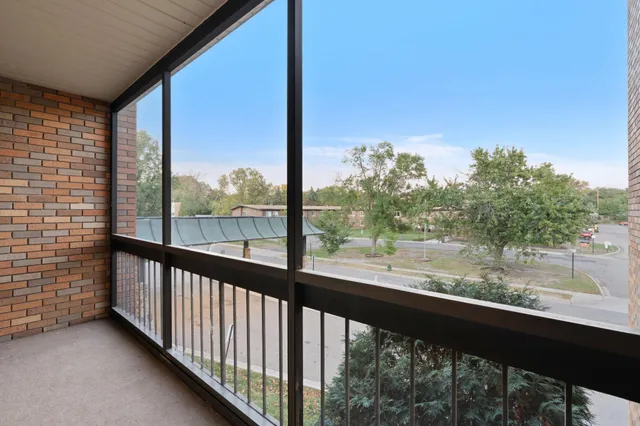 $149,900 | 3200 Virginia Avenue South, Unit 209, St. Louis Park, MN 55426