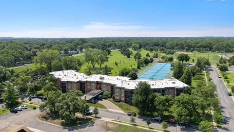 $149,900 | 3200 Virginia Avenue South, Unit 209, St. Louis Park, MN 55426