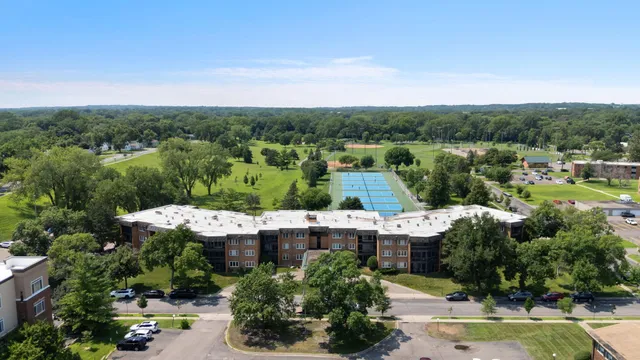 $149,900 | 3200 Virginia Avenue South, Unit 209, St. Louis Park, MN 55426