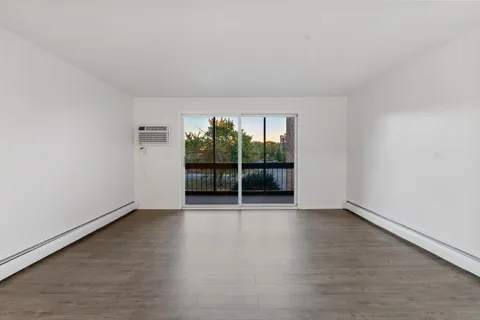 $149,900 | 3200 Virginia Avenue South, Unit 209, St. Louis Park, MN 55426