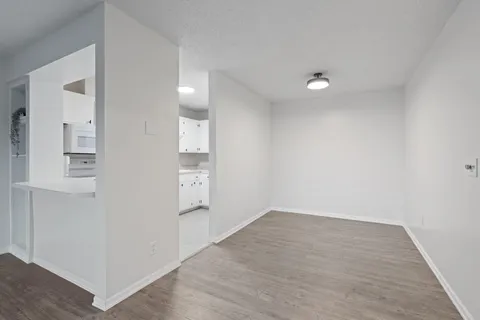 $149,900 | 3200 Virginia Avenue South, Unit 209, St. Louis Park, MN 55426