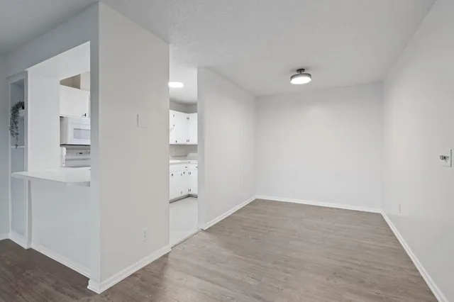 $149,900 | 3200 Virginia Avenue South, Unit 209, St. Louis Park, MN 55426