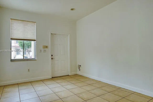 $3,400 | Three Lakes, Miami, FL 33186