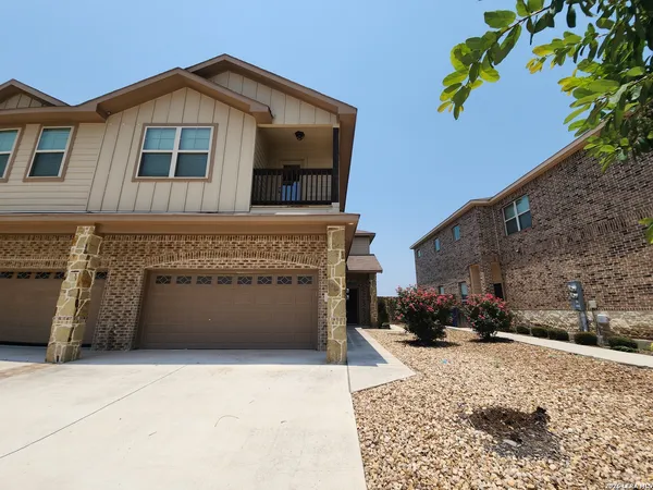 $1,695 | 319 Creekside Curve, New Braunfels, TX 78130