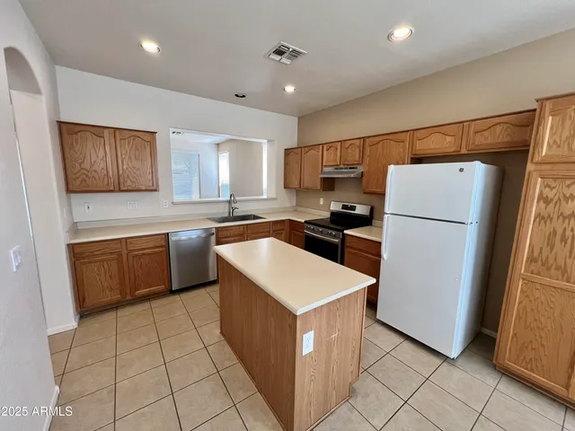 $2,250 | 2720 East Carla Vista Drive, Chandler, AZ 85225