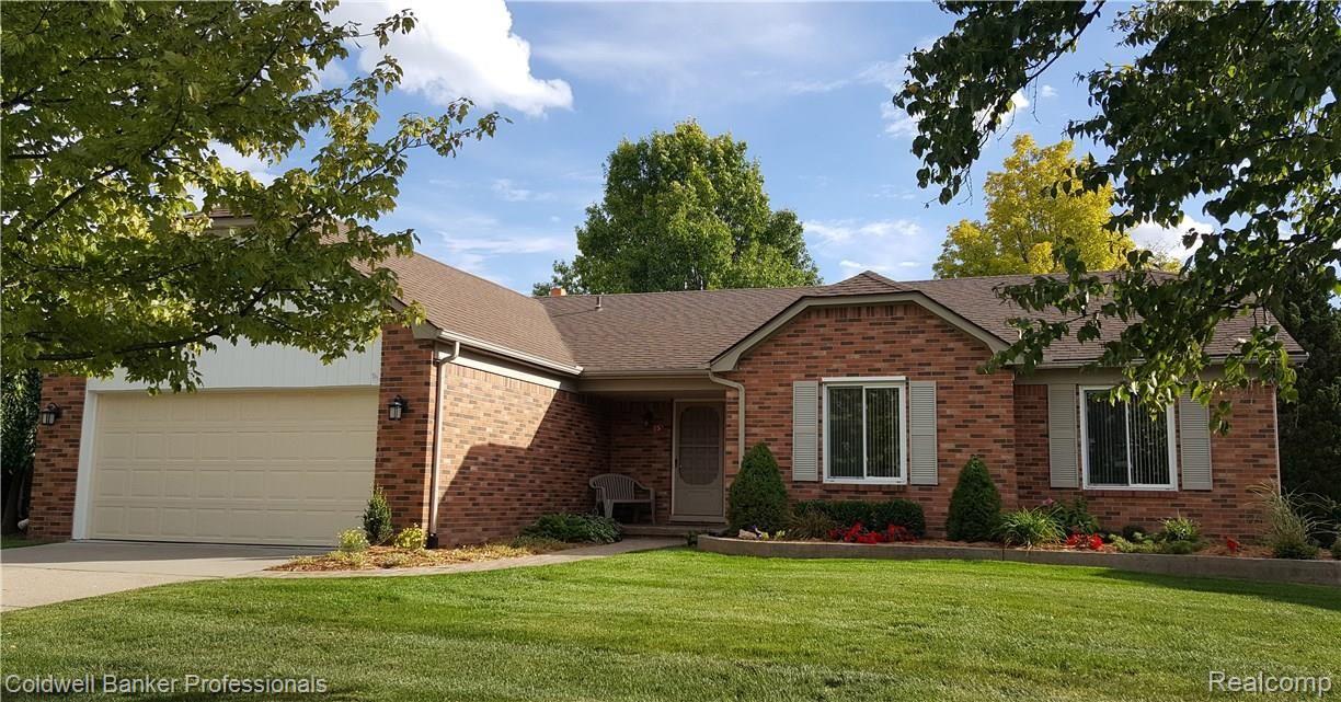 75 Foxboro Drive Rochester, MI 48309 - Photo 1 of 5 Front Elevation-Close Up.jpg