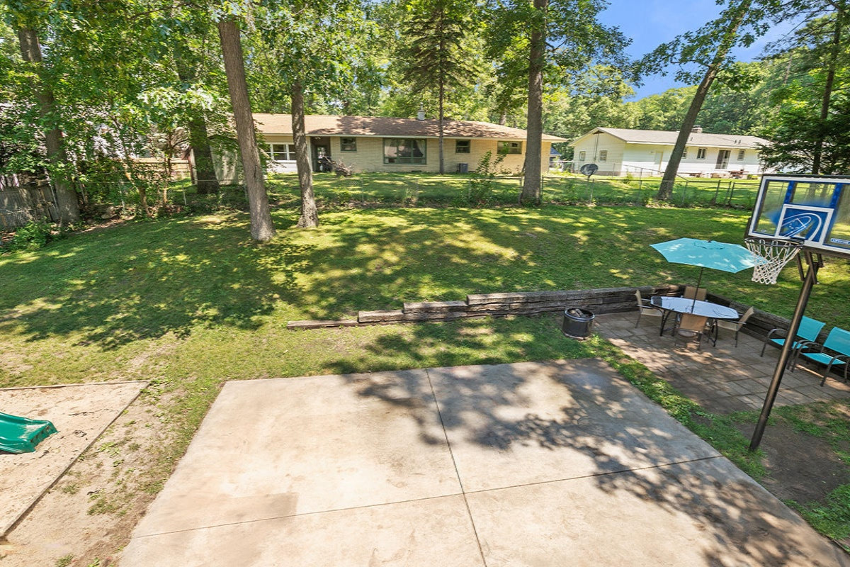 1556 Dykstra Road Muskegon, MI 49445 - Photo 20 of 20 IMG_1022