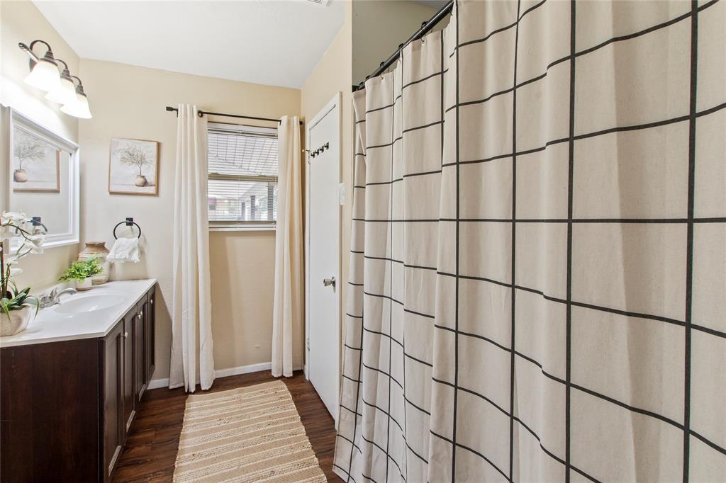 335 Running Brook Road Mabank, TX 75156 - Photo 16 of 21 bathroom #2