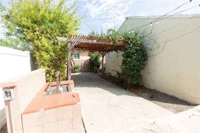 $850,000 | 715 East McFadden Avenue, Santa Ana, CA 92701